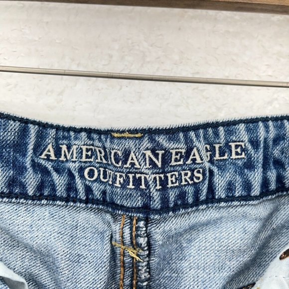 American Eagle Outfitters Ripped Blue Medium Wash Short Size 2 - Picture 3 of 5